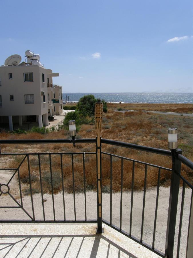 Athena And The Owl Beachside Apt Paphos Exterior photo