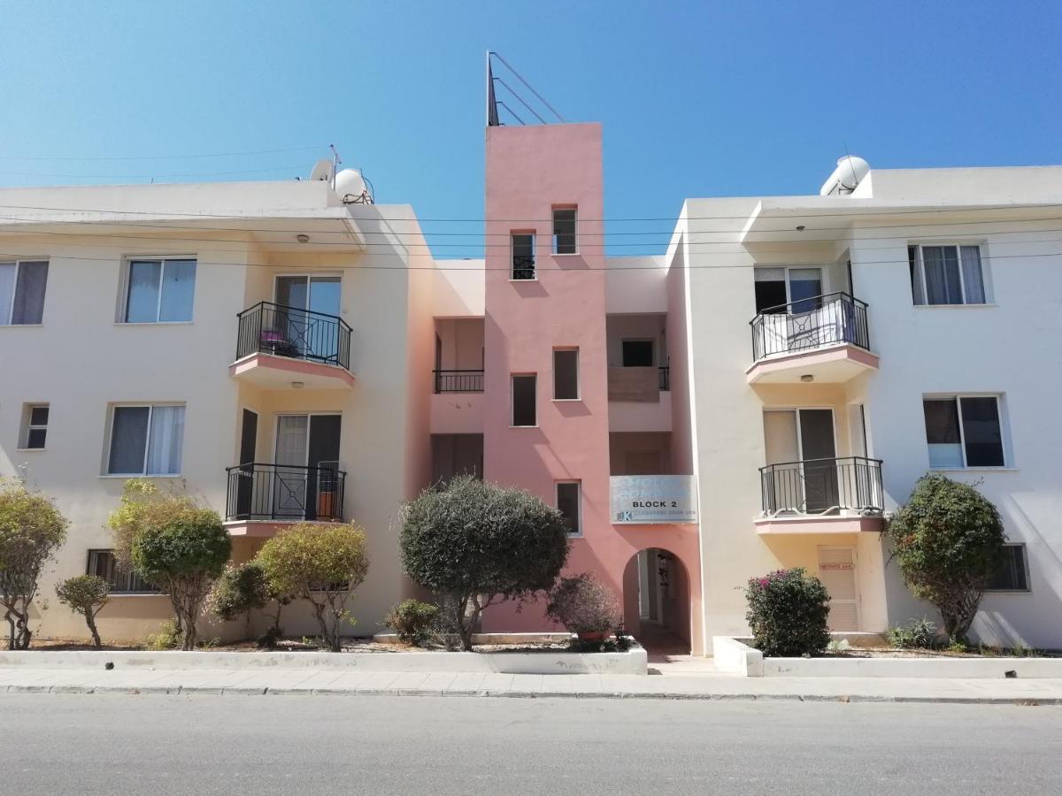 Athena And The Owl Beachside Apt Paphos Exterior photo