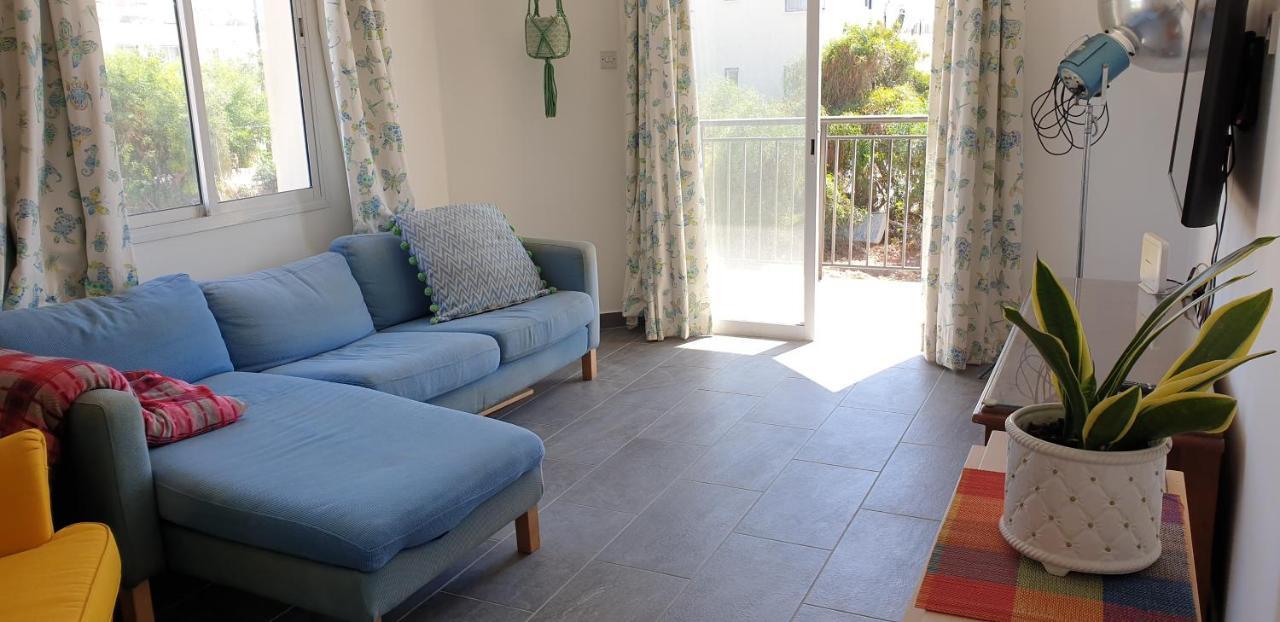 Athena And The Owl Beachside Apt Paphos Exterior photo